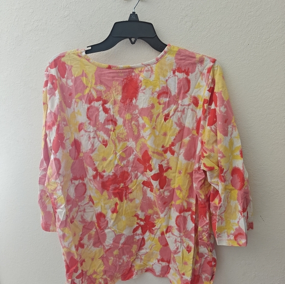 d&co Floral Design Long Sleeve Blouse - Picture 3 of 3